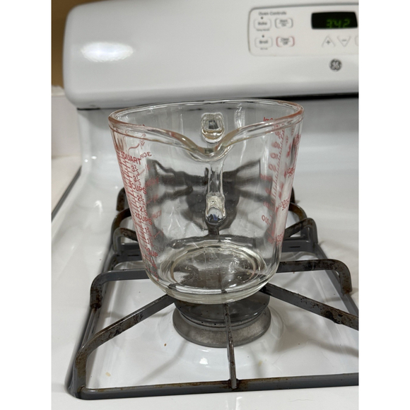 Vintage PYREX Glass Liquid 1 Quart 4 Cup Measuring Red Lettering "D" Handle USA - Picture 5 of 10